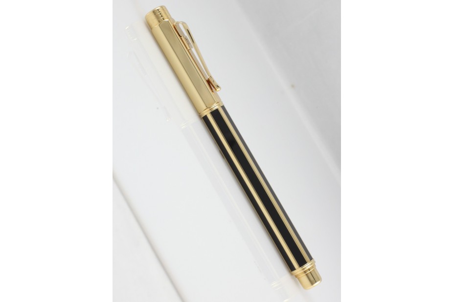 Caran D`Ache Varius Chinese Lacquer Black gold Fountain Pen