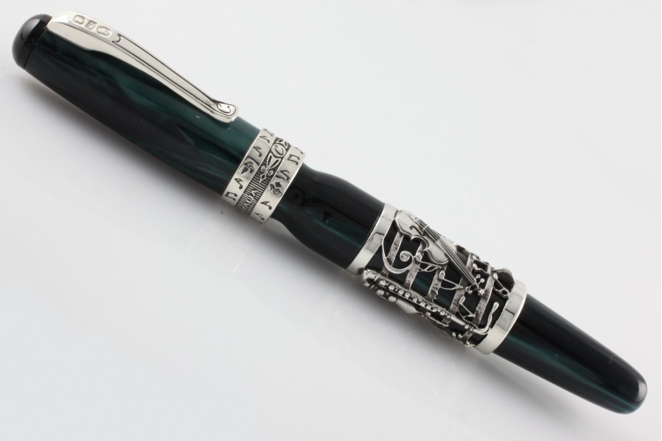 Curtis Luxury Special Edition Musical Tribute Green Velvet Fountain Pen