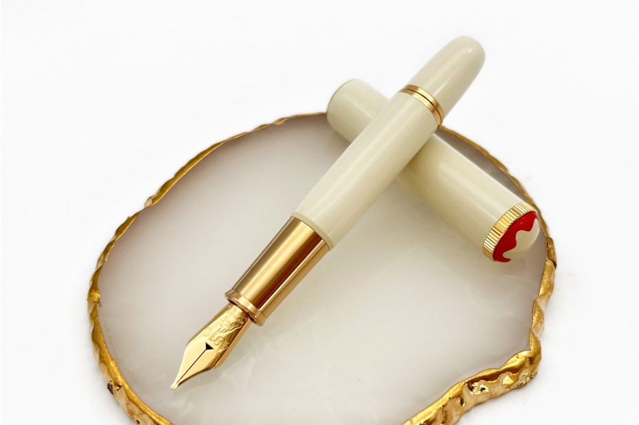 Montblanc MB128121 Special Edition Heritage Rouge et Noir Baby Ivory-coloured Fountain Pen