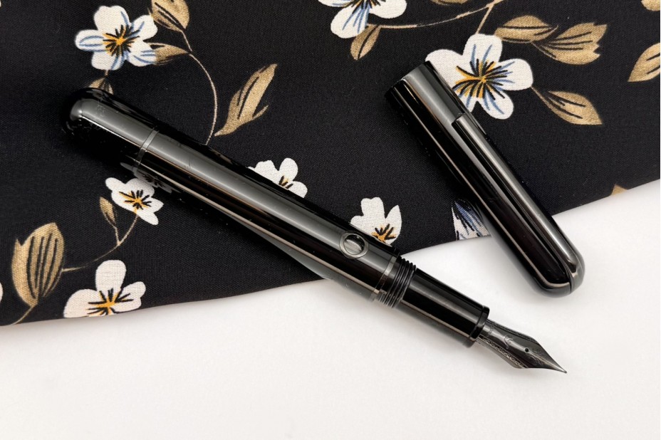 Nahvalur Nautilus Cephalopod Black Ebonite Fountain Pen