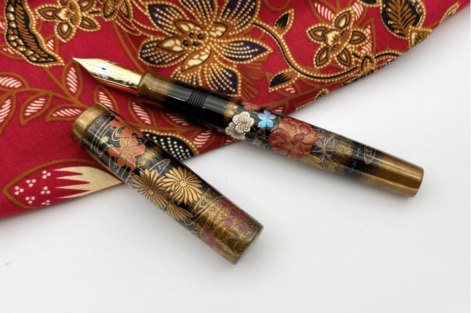 Namiki Limited Edition 2025 Emperor Maki-e Blooming Flowers in Profusion Fountain Pen