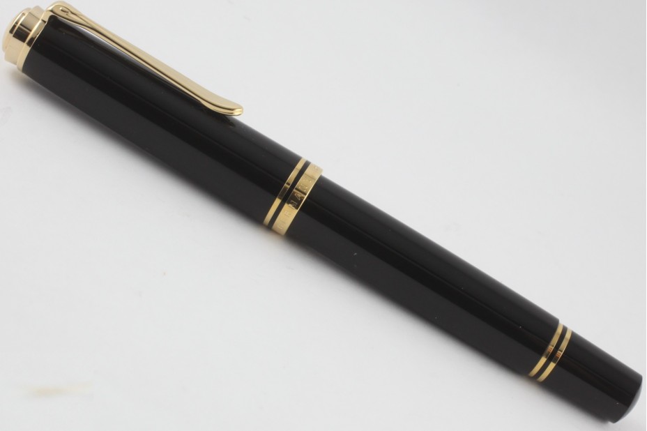 Pelikan Souveran M800 Black Fountain Pen (New Logo Gold-Top)