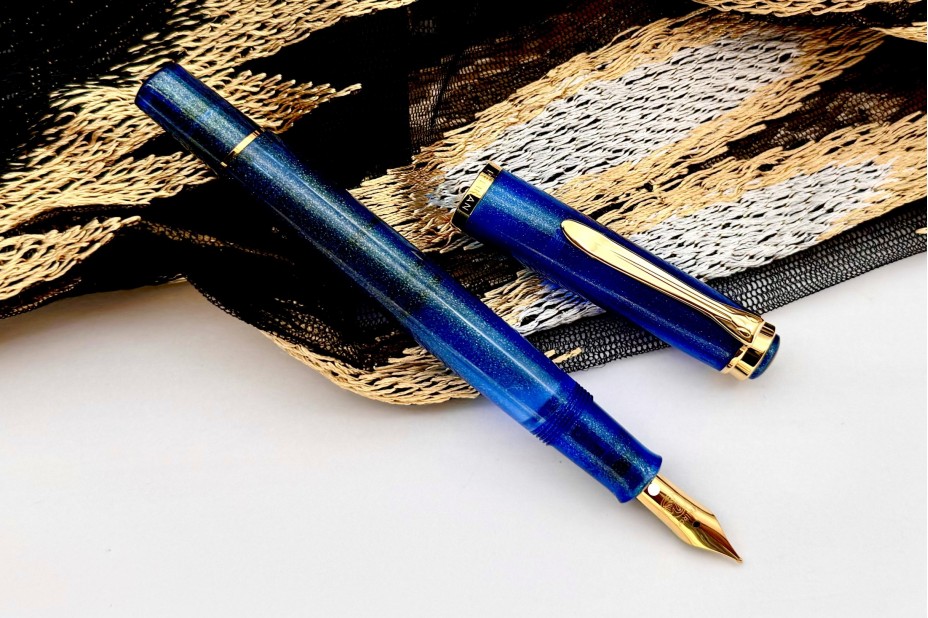 Pelikan Special Edition Classic M200 Golden Lapis Fountain Pen Set