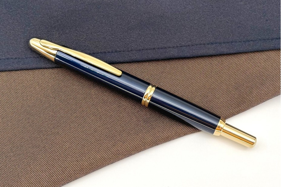 Pilot Capless Deep Blue Gold Trim Fountain Pen