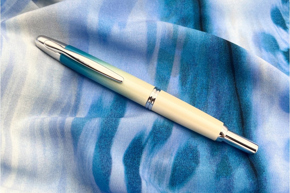 Pilot Limited Edition 2024 Capless Seashore Fountain Pen