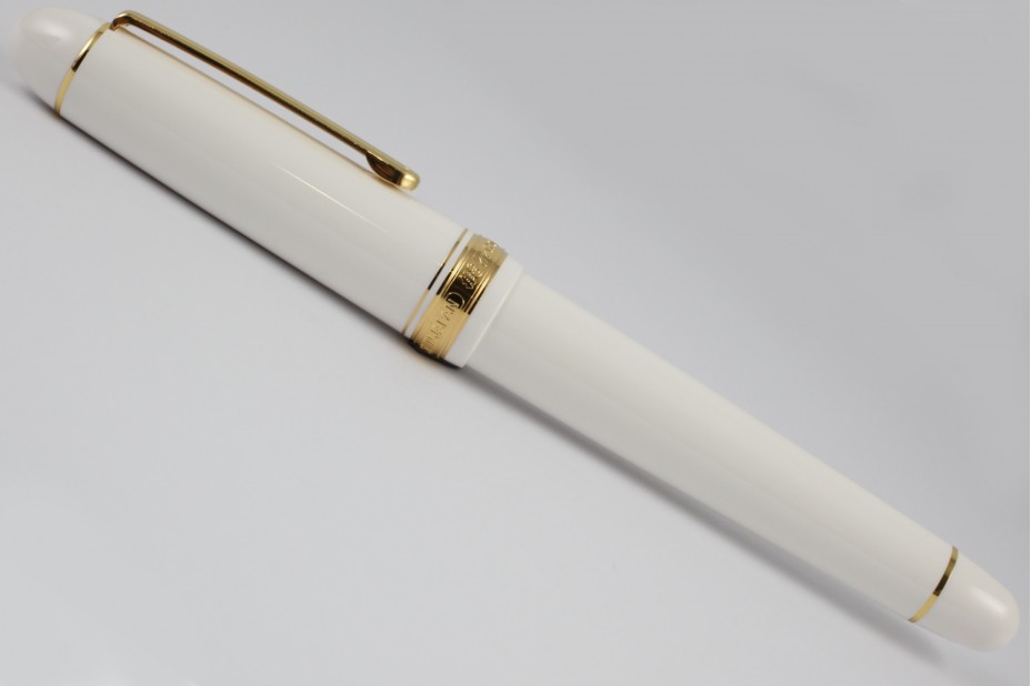 Platinum 3776 Century Chenonceau White Fountain Pen