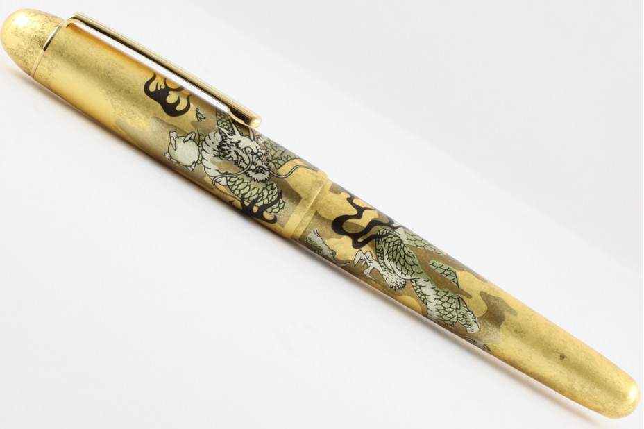 Platinum 3776 Century maki-e Kanazawa-Haku Rising Dragon Fountain Pen