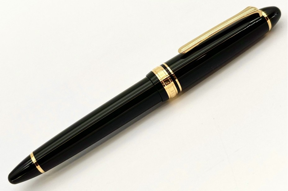 Sailor 1911 Standard Black with Gold Trim Fountain Pen (New Logo)