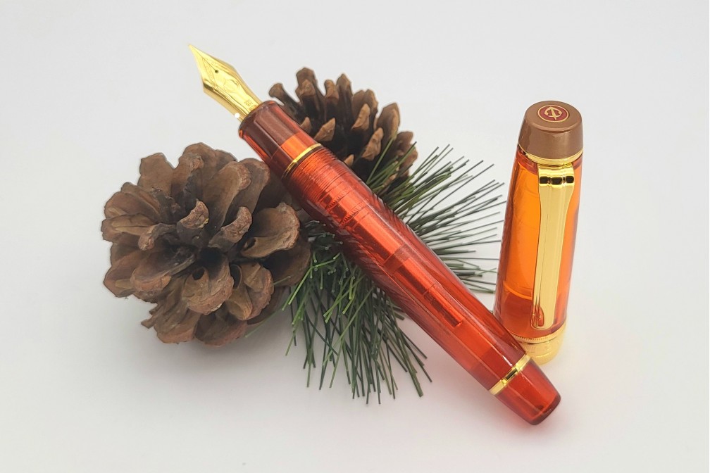 Sailor Limited Edition King of Pen Pro Gear Christmas Spice Tea Fountain Pen