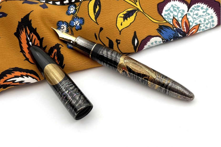 Sailor Limited Edition King of Pens (KOP) Cobra to Gekkou (Cobra in the Moonlight) Maki-e Fountain Pen
