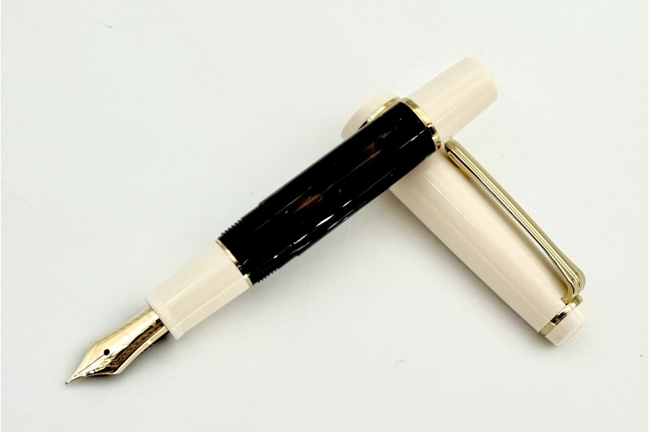 Sailor Limited Edition ProGear Slim Mini Rencontre III Lapin Fountain Pen