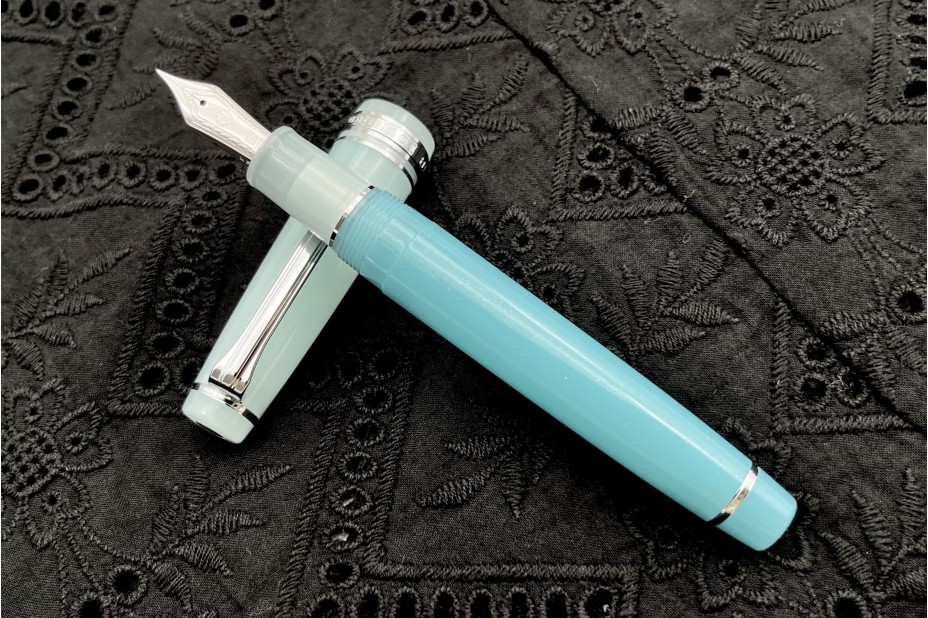Sailor Limited Edition Professional Gear Smoothie Ocean Water Fountain Pen