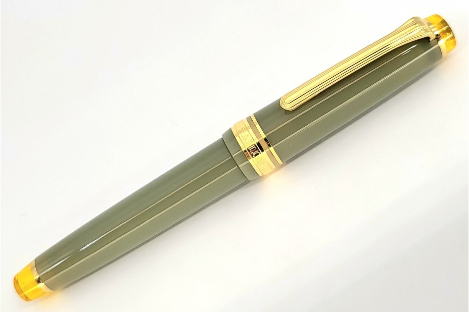 Sailor Special Edition ProGear Slim Manyo Nuts Fountain Pen Set