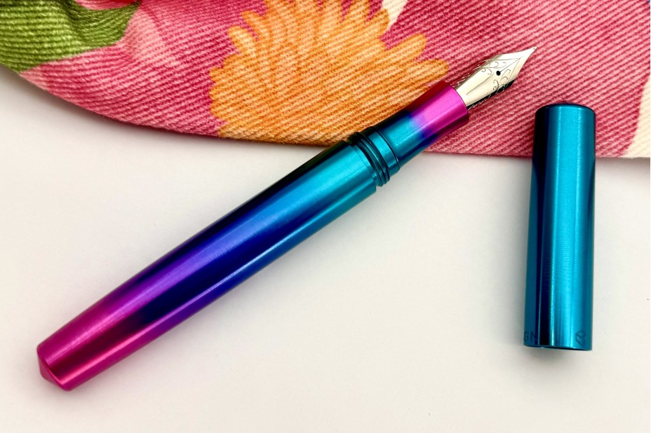 Schon DSGN Anodized Aluminum Full Sized Wave Race Fountain Pen