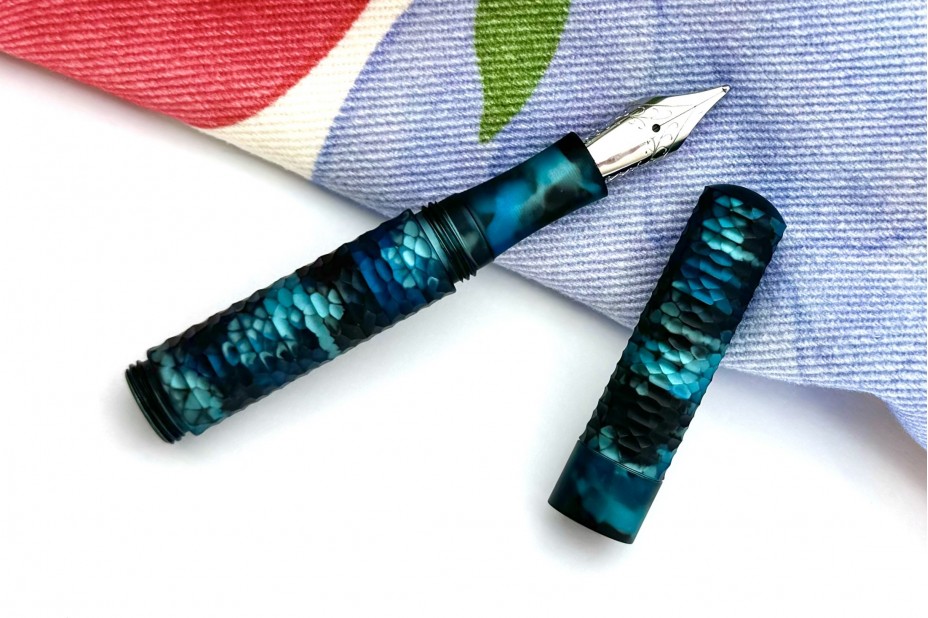 Schon DSGN Anodized Aluminum Mariana Trench Faceted Pocket Six Fountain Pen